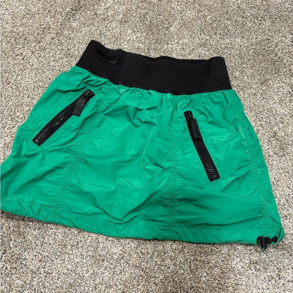 Burberry sport green mini skirt size 4 - Picture 3 of 6